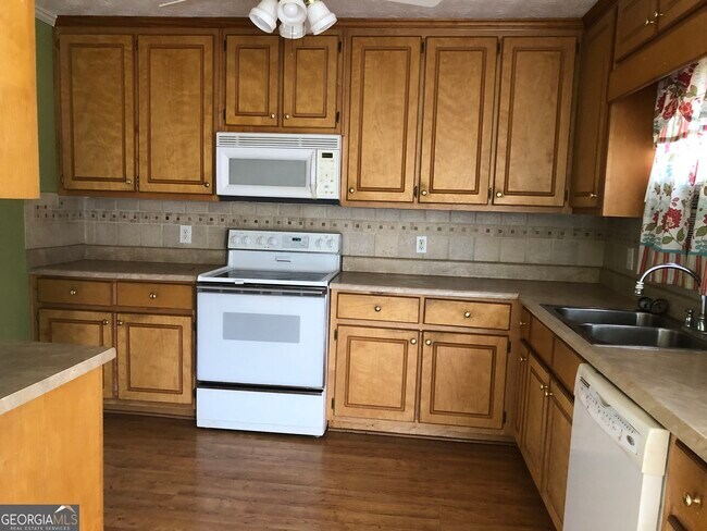 Foto del edificio - 75 Oak Wood Ln