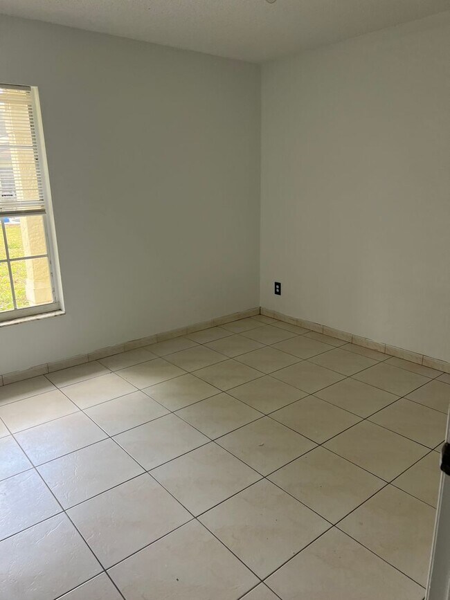 Foto del edificio - 1915 Ellery Ln