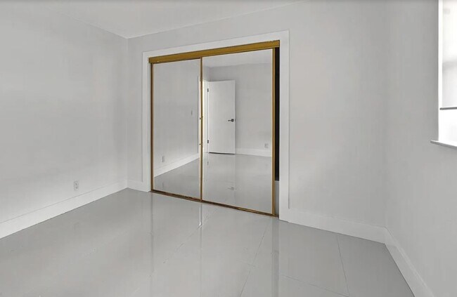 Foto del edificio - 4031 Coral Hills Dr