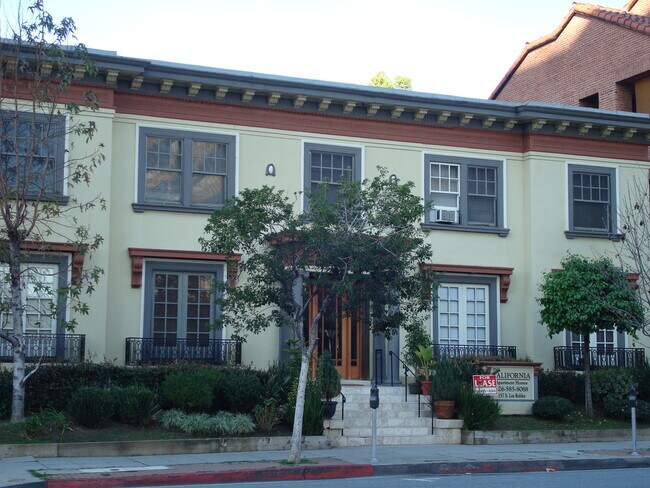 Foto del edificio - 157 S Los Robles Ave