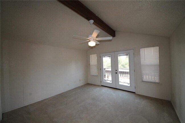 Foto del edificio - 6601 Hart Ln