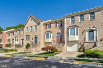 Building Photo - 4638 Luxberry Dr