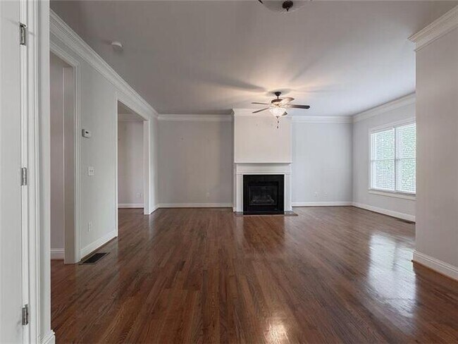Building Photo - 2199 Collins Dr NW, Atlanta, GA, 30318