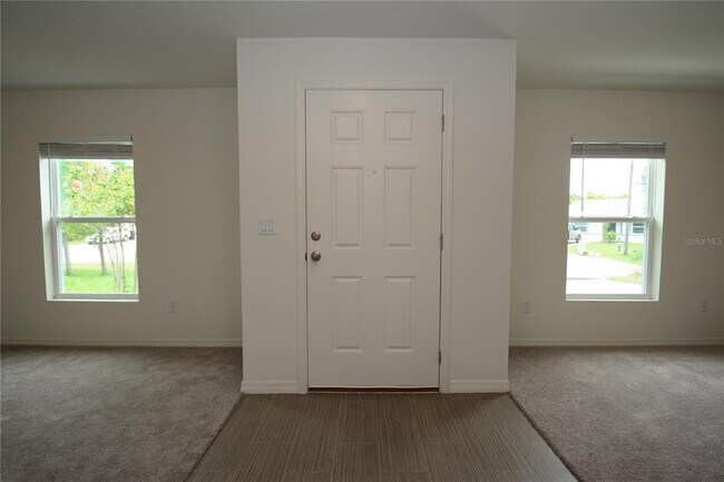 Foto del edificio - 6 Rosalie Pl