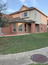 Building Photo - 1106 Mossy Branch St
