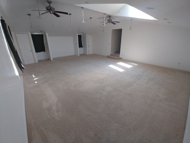 Building Photo - 936 Meadowbrook Dr