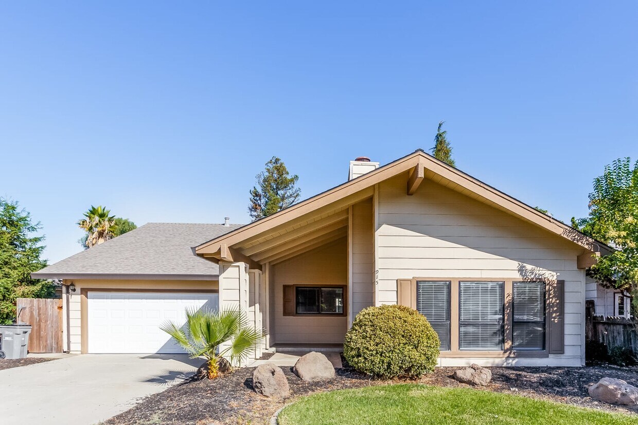 Primary Photo - 915 Brandywine Dr