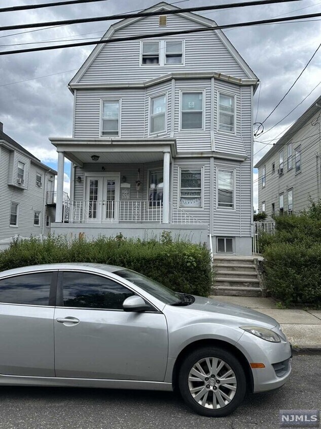 266 Chestnut St, Kearny, NJ 07032 Townhome Rentals in Kearny NJ