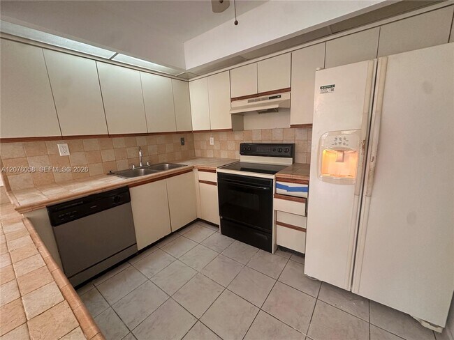 Foto del edificio - 8810 SW 132nd Pl