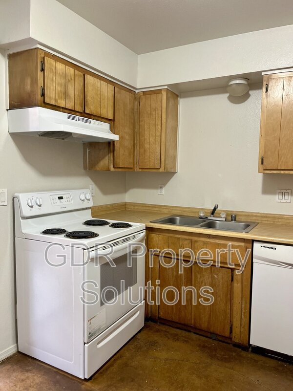 Building Photo - 1928 Buena Vista Dr SE
