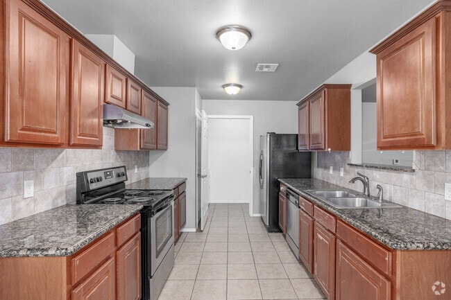 3BR, 2BA - 1375SF - Kitchen - Cedar Hollow Family