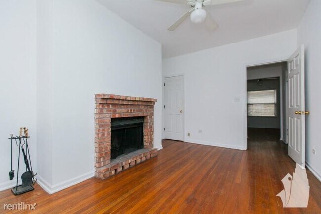 Building Photo - 6775 W Wrightwood Ave