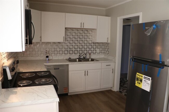 Building Photo - 205 Empire Rd