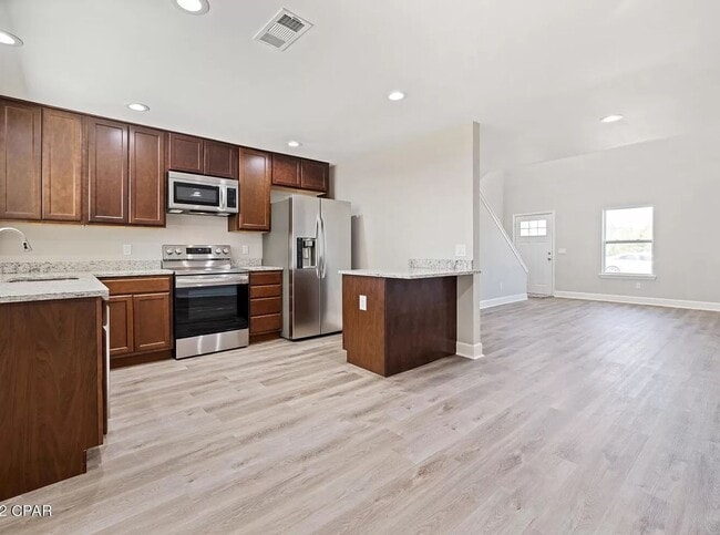 Foto del edificio - Beautifully Renovated 3B/2Bth Townhome