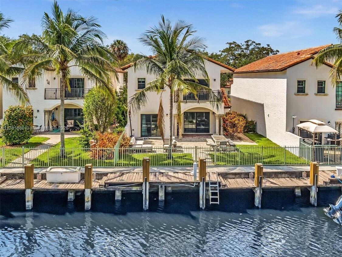Foto principal - 2901 Hidden Harbour St
