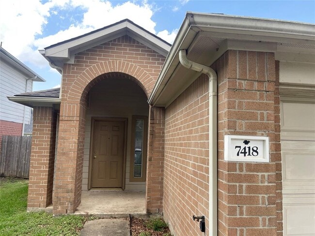 Building Photo - 7418 Parkcraft Dr