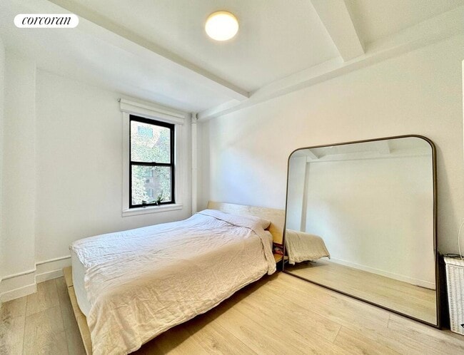 Building Photo - 308 W 30th St