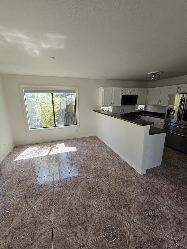 Foto del edificio - 5650 Ruby Creek Dr