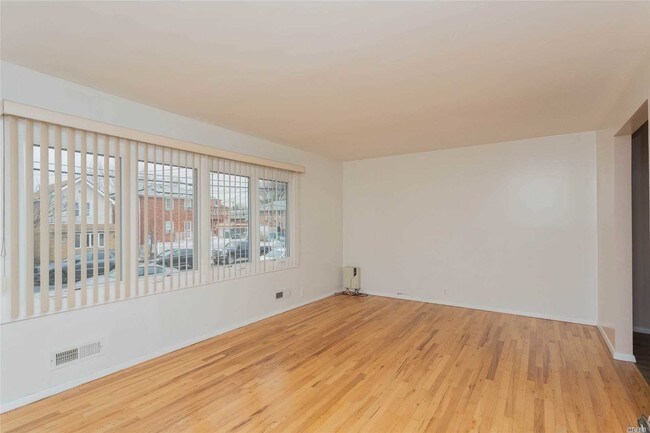 Foto del edificio - 11-11 129th St