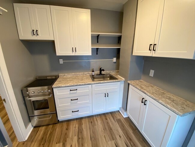 Building Photo - 36 Clarke St