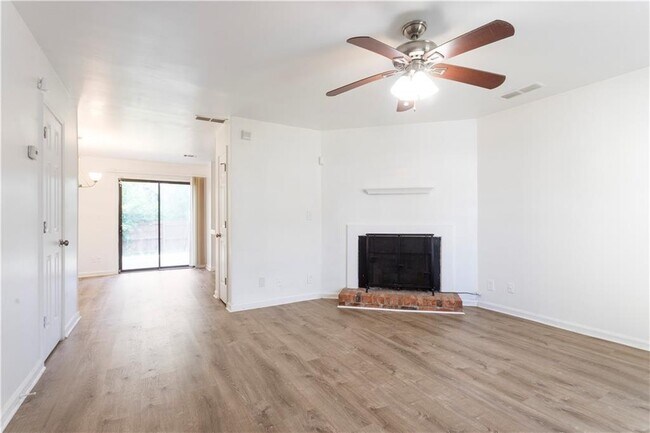 Foto del edificio - 1585 Springleaf Point SE