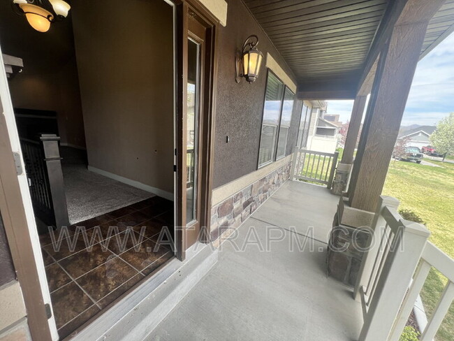 Foto del edificio - 1529 Lake View Terrace Rd