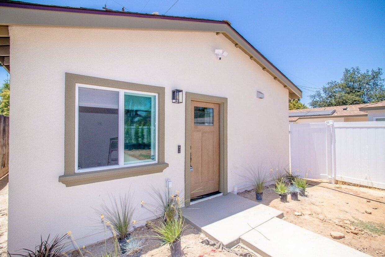 Primary Photo - Beautifully New Built 2 Bed/2 Bath Home In...