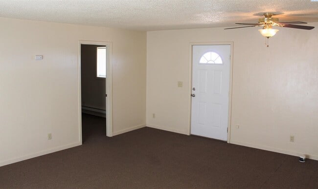 Building Photo - 2 Bed/1 Bath House in North Pasco