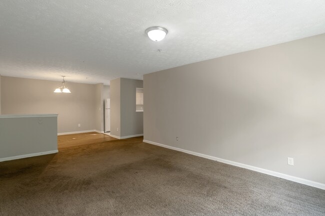 Building Photo - 6302 Fairington Village Dr