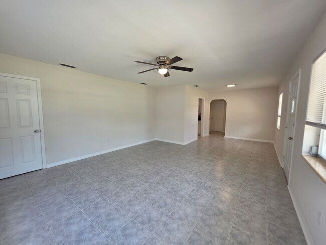 Building Photo - Marina District - 2 Bedroom 1 Bath