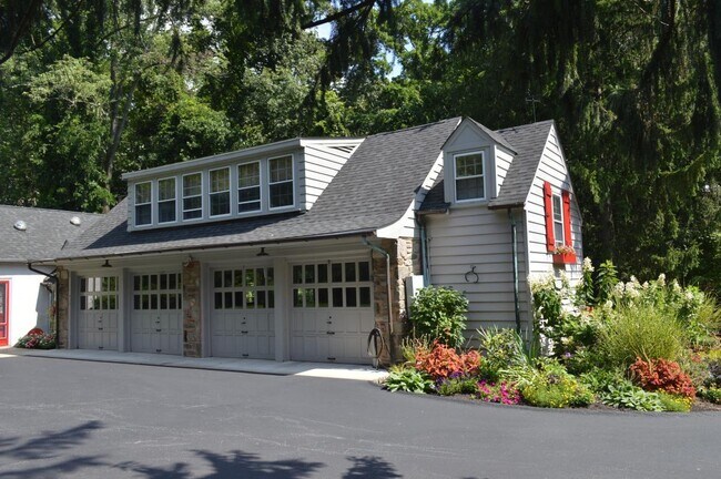 Building Photo - 136 Grubb Rd