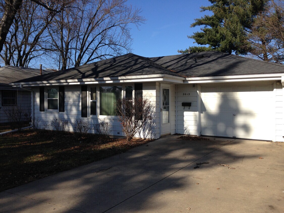 Primary Photo - 2415 Midway Dr