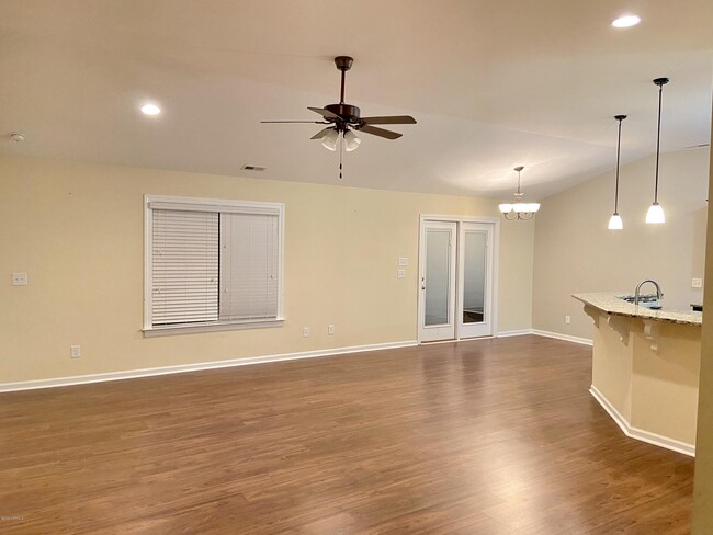 Building Photo - 512 Arbor Dr