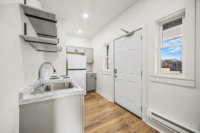 Photo - 3337 Reading Rd Apartment