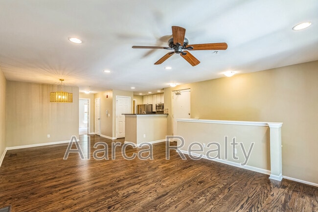 Building Photo - 647 Raphael Place