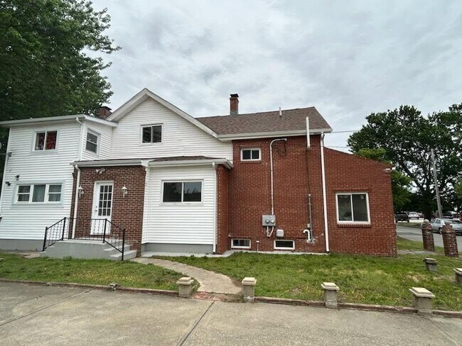 Foto del edificio - 27 Monroe Ave