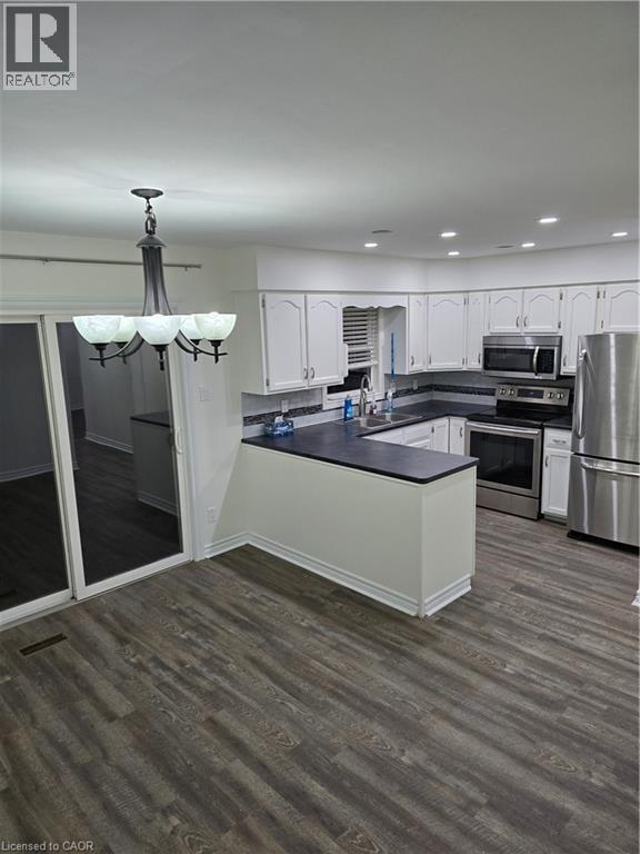 Photo du bâtiment - 446 Springbank Ave