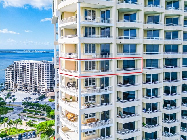 Foto del edificio - 888 Brickell Key Dr