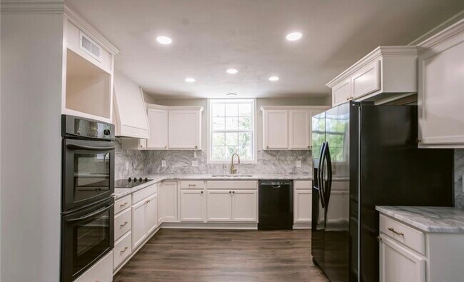 Foto del edificio - 2807 Bluebonnet St