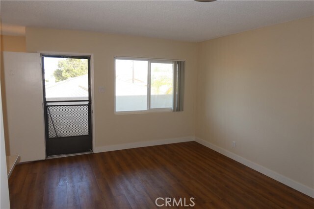 Foto del edificio - 21023 Donora Ave