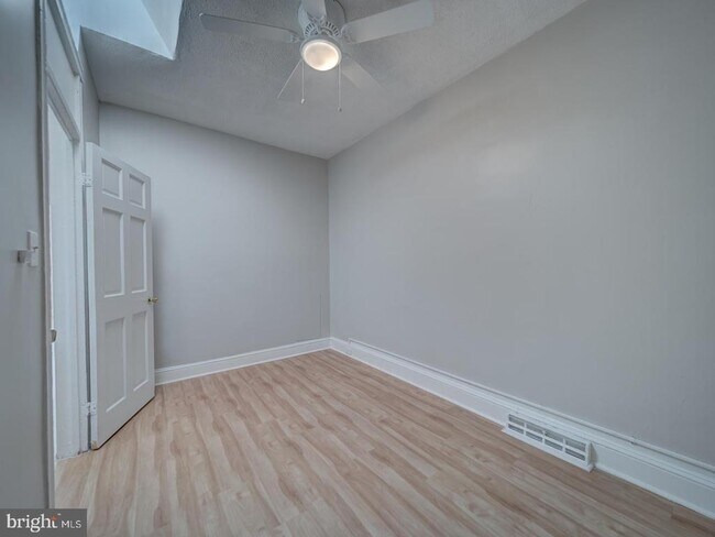 Foto del edificio - 1716 Homestead St
