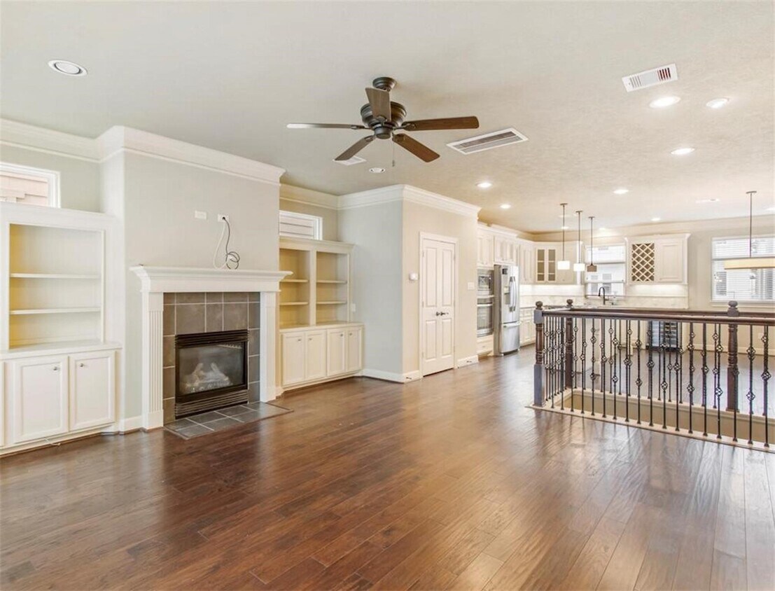 Primary Photo - 1325 W 24th St