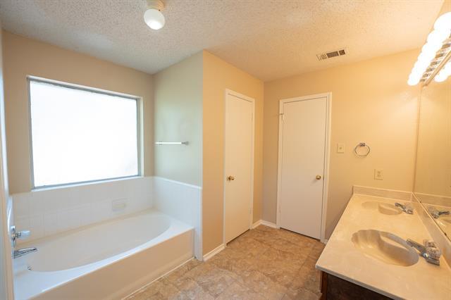 Foto del edificio - 831 Ash Grove Ln