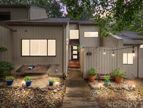Building Photo - 222 Riverview Terrace