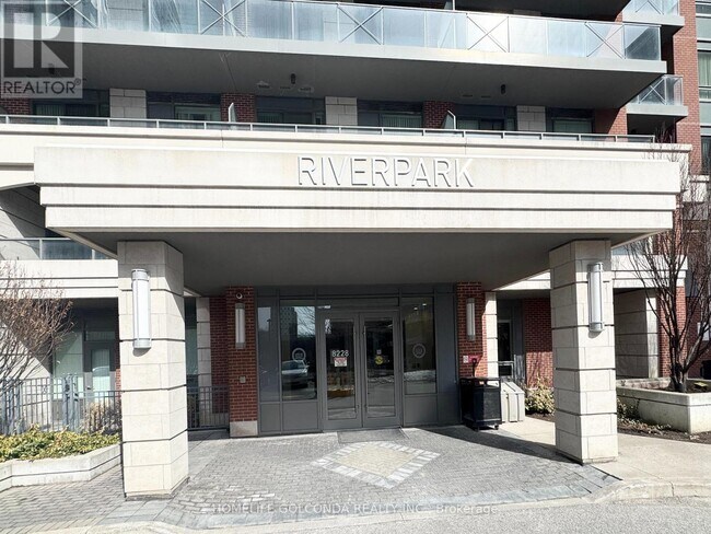 Photo du bâtiment - 8228 Birchmount Rd