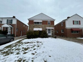 Building Photo - 19181 Lakeshore Blvd