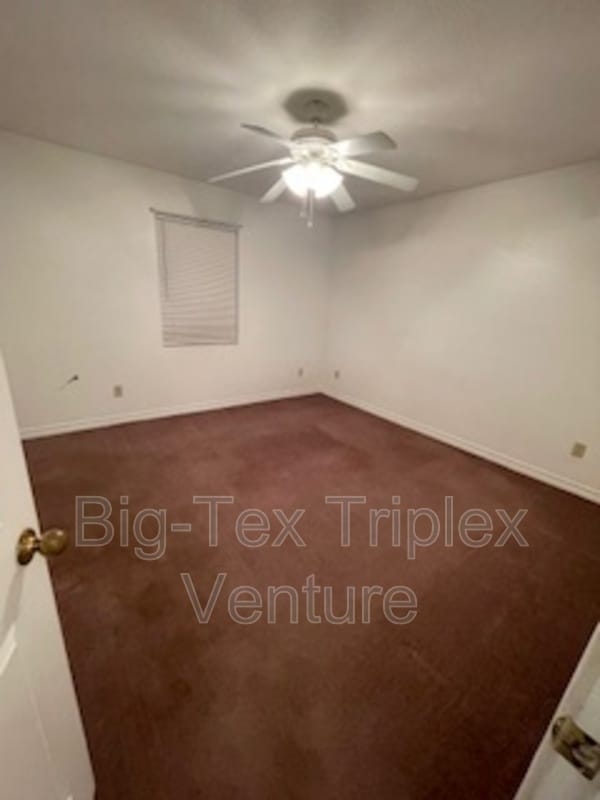 Building Photo - 282 N Pecan St