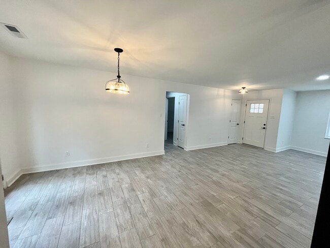 Building Photo - 2038 Tyvola Rd
