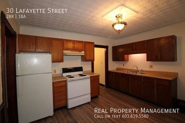 Foto del edificio - 2 Bedroom Available Now in Rochester NH! *...