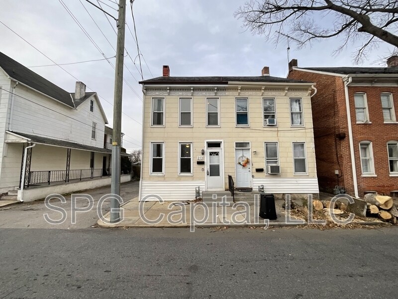 Foto principal - 213 Jefferson Ave